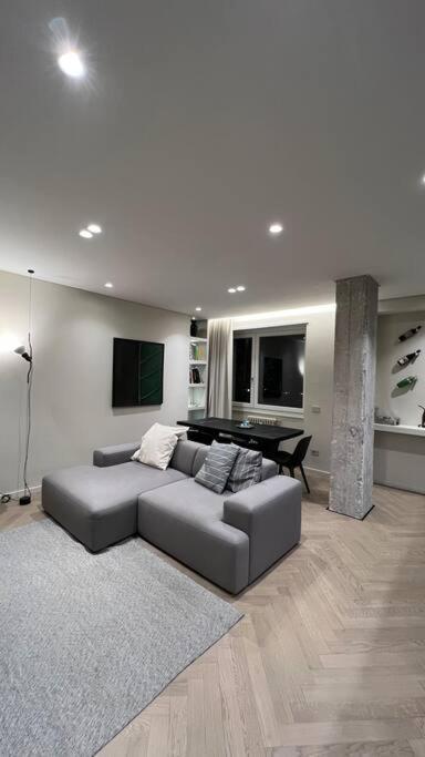 Duca Dei Navigli - Luxury Apartment In ميلان المظهر الخارجي الصورة